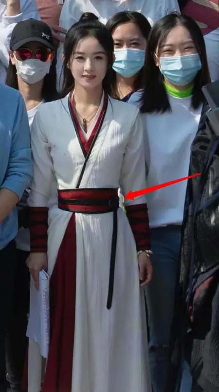 赵丽颖腰围惊人！仅有小11岁周洁琼的一半粗，网友：自律女人最美-赵丽颖 身高 体重